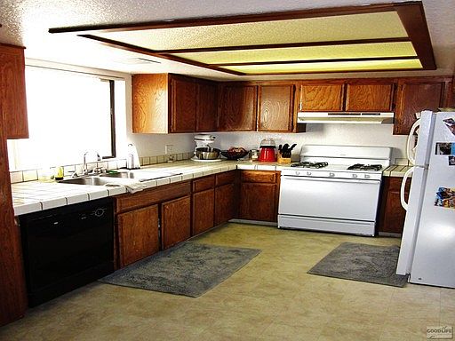 4th image of 3969 Sequoia St APT B