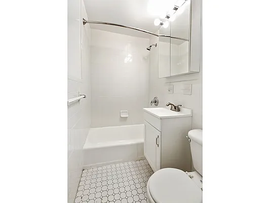 Rented by Mirador Real Estate | media 11