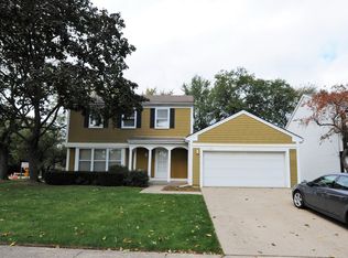 1180 Thompson Blvd, Buffalo Grove, IL 60089