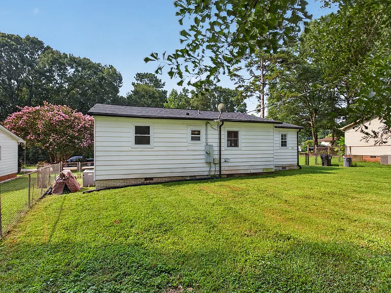 1315 Phyllis Dr — Photo 28