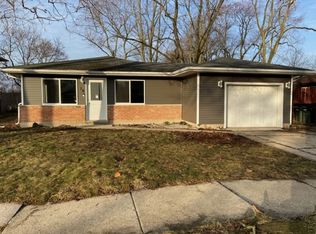 16 W Rocket Cir, Park Forest, IL 60466