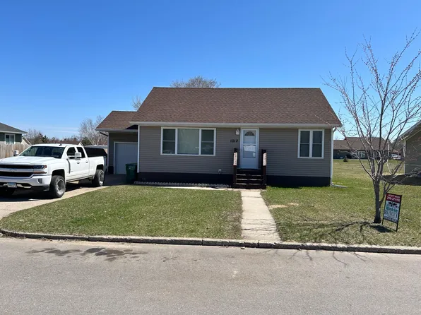 1012 8th St SW, Wadena, MN 56482