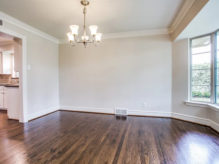 6908 Lavendale Ave — Photo 9