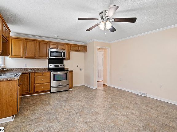 3rd image of 107 Grove St