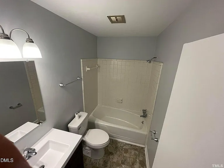 334 Clark St #A — Photo 10