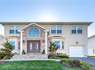 18 Virginia Rd, Syosset, NY 11791