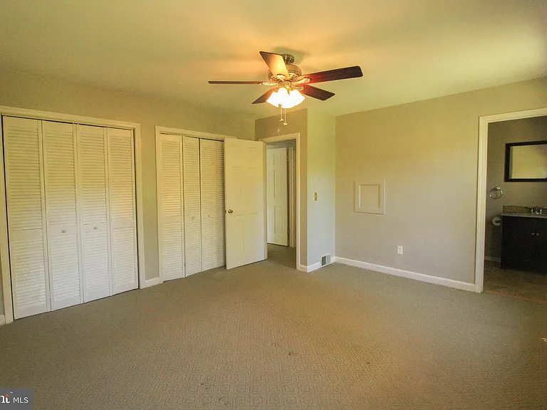 11 Hickory Ln — Photo 35