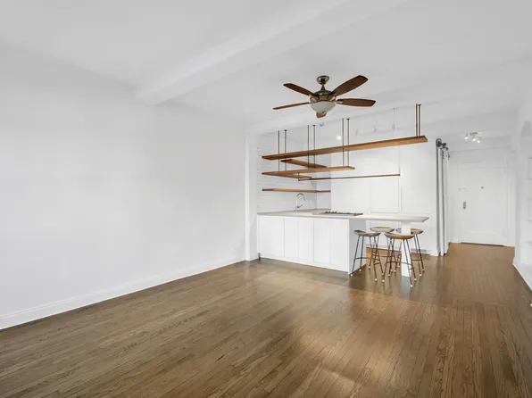 410 West 24th Street image 6 of 12