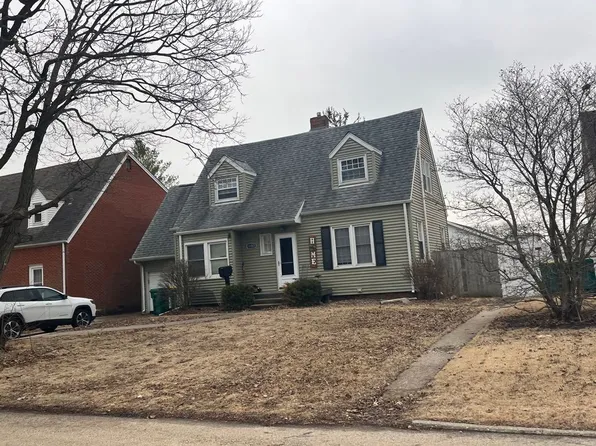 1107 E Elm St, Streator, IL 61364