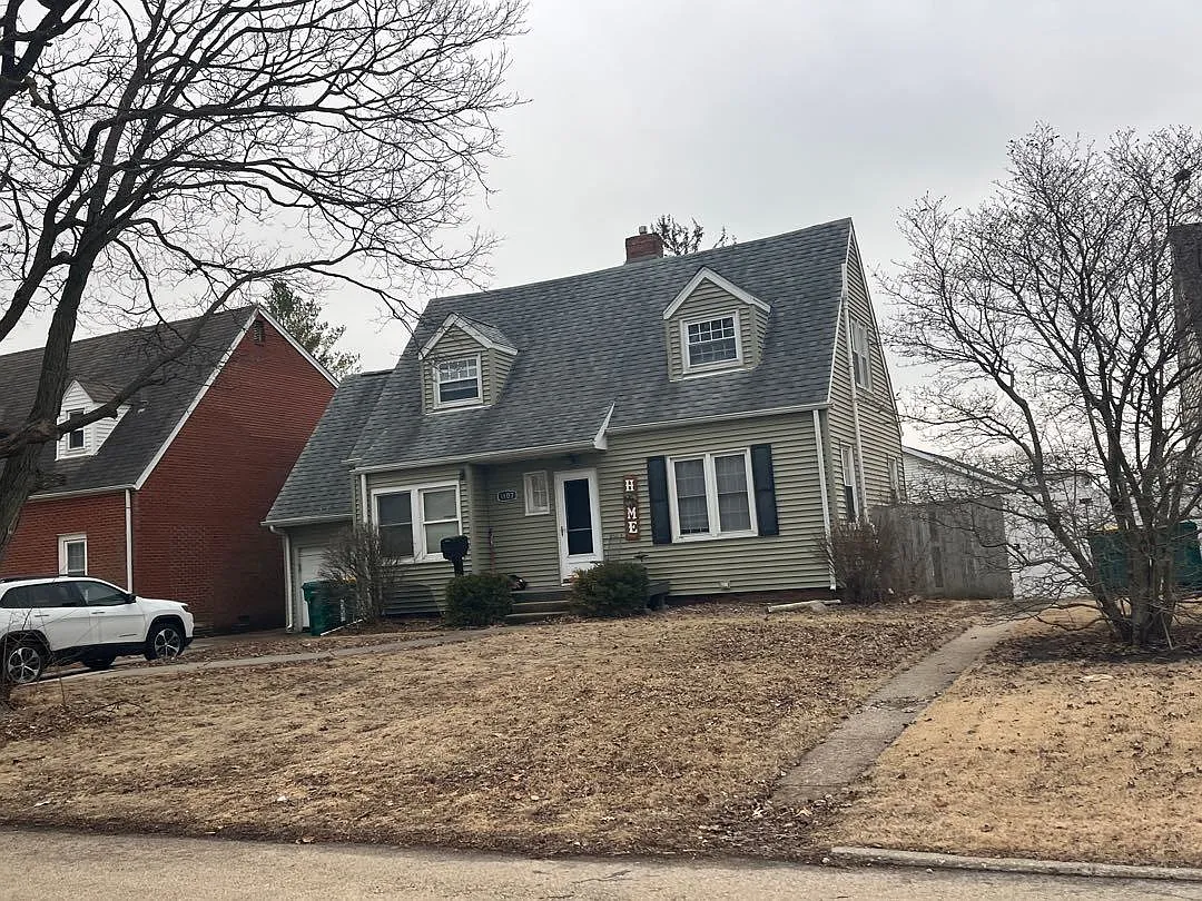 1107 E Elm St photo 1