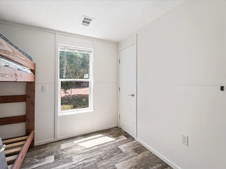 1038 Canopy Ln SW — Photo 9