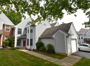 7911 Cross Creek Cir #15, Breinigsville, PA 18031