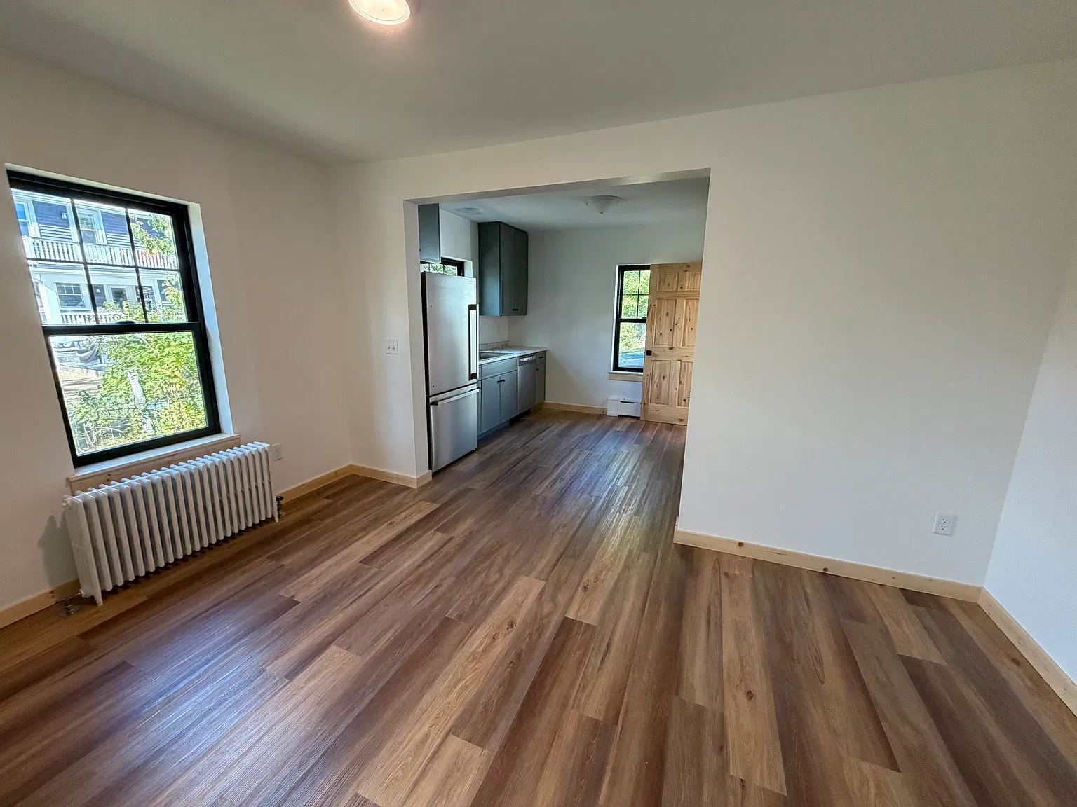 3 bed, 1080 sqft, $1,995 — Photo 3