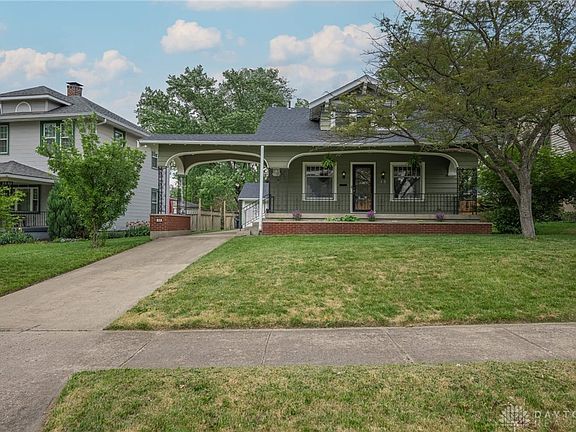 3rd image of 15 Kenwood Dr