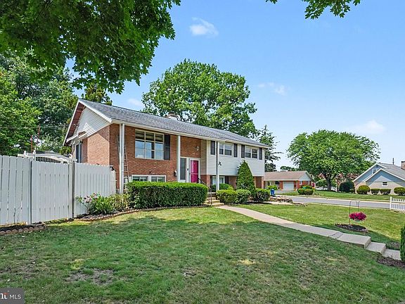 3rd image of 2400 Lindale Dr