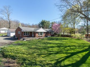 1028 New Rock Hill Rd, Wallingford, CT 06492