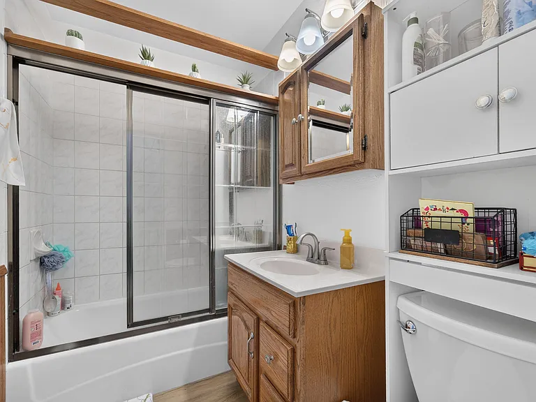 1421 W Edgerton Ave — Photo 16