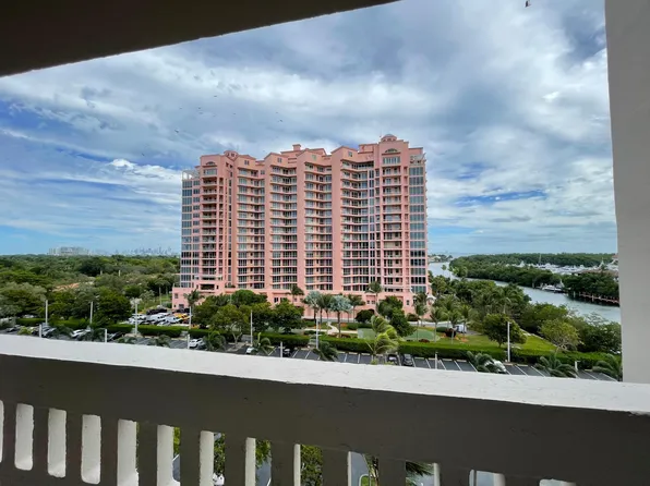 90 Edgewater Dr APT 822, Coral Gables, FL 33133