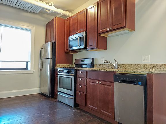 2nd image of 1825 W Winona St #1835