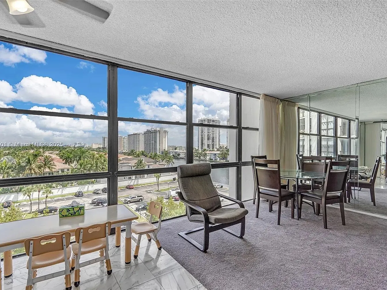 2 bed, 1455 sqft, $2,500 — Photo 3