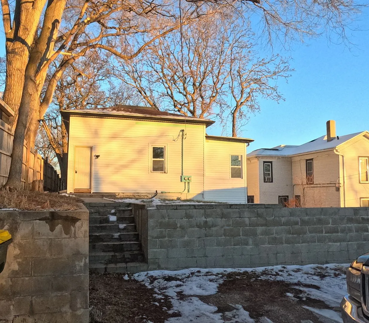 $950 Deposit $950 Rent — Photo 4