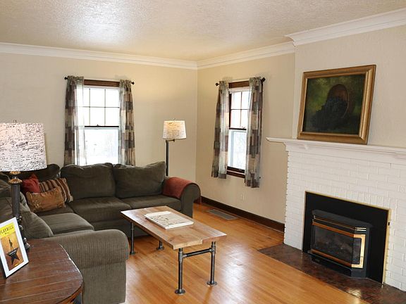3rd image of 1727 Cameron Ave