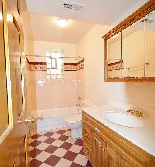 1417 W Belle Plaine Ave #G — Photo 9
