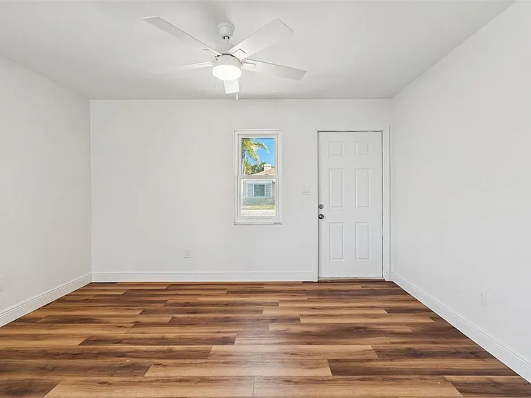 14919 N Bayshore Dr #1 — Photo 13