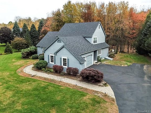 2nd image of 29 Country Club Ln