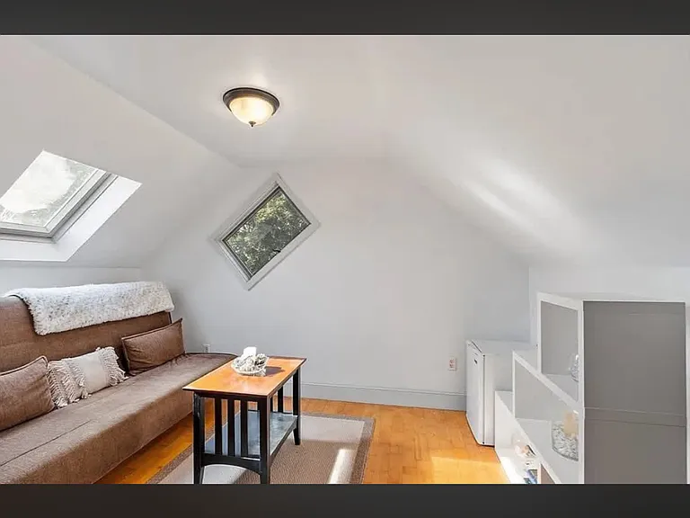 19 Franklin St #2 — Photo 14