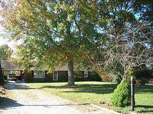 1st image of 1689 Holiday Cir