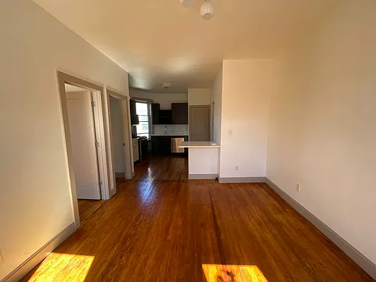 Rented by Premier Metro Realty Corp | media 19