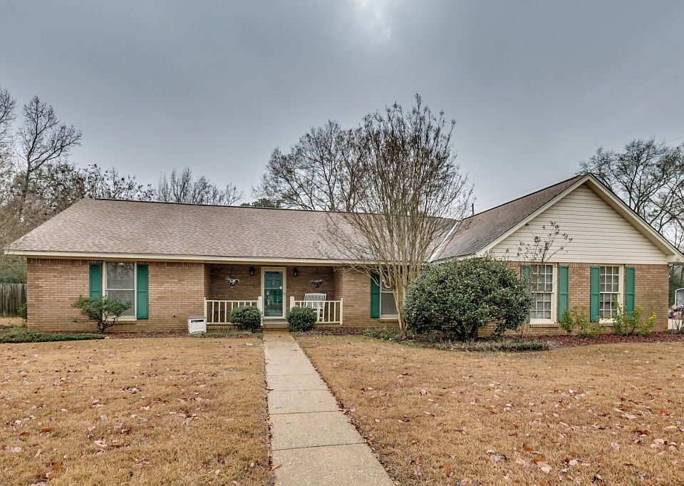 1st image of 5711 Buckhead Dr