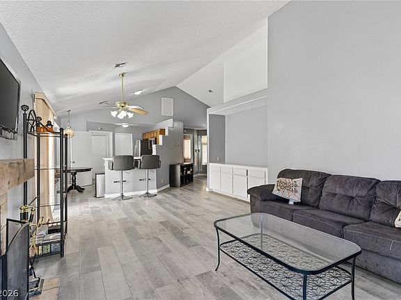 4th image of 224 Dawn Isle Dr
