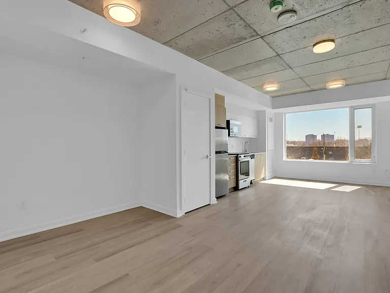 36 Robinson Ave — Photo 32