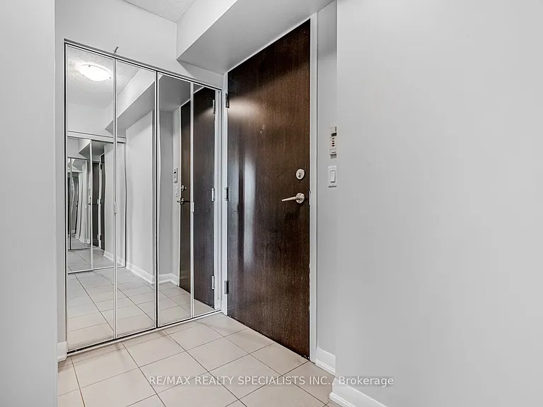 215 Sherway Gardens Rd #1607 — Photo 6