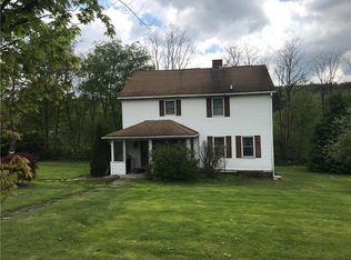 8 1st St, Graceton, PA 15748