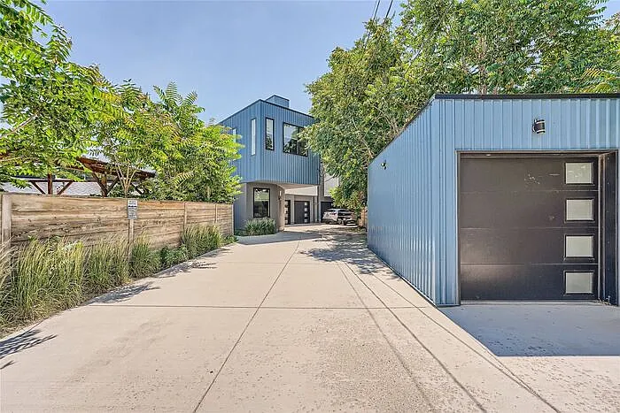 3807 N Franklin St — Photo 25