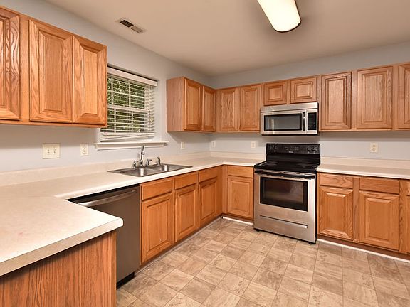 3rd image of 1005 Orchard Oriole Ln