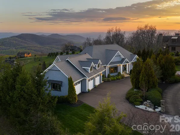 89 N Snow Ridge Dr #13, Hendersonville, NC 28792