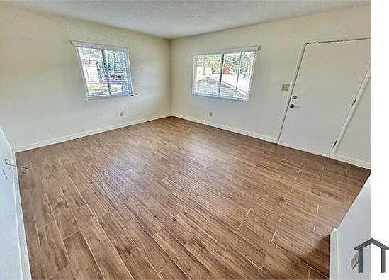 4th image of 4320 Parks Ave #F