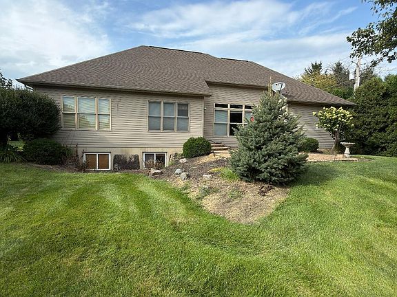 3rd image of 2550 Meadowpoint Dr