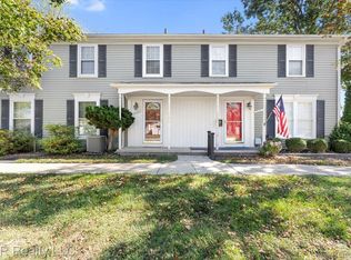 28305 Greenbriar Way, Trenton, MI