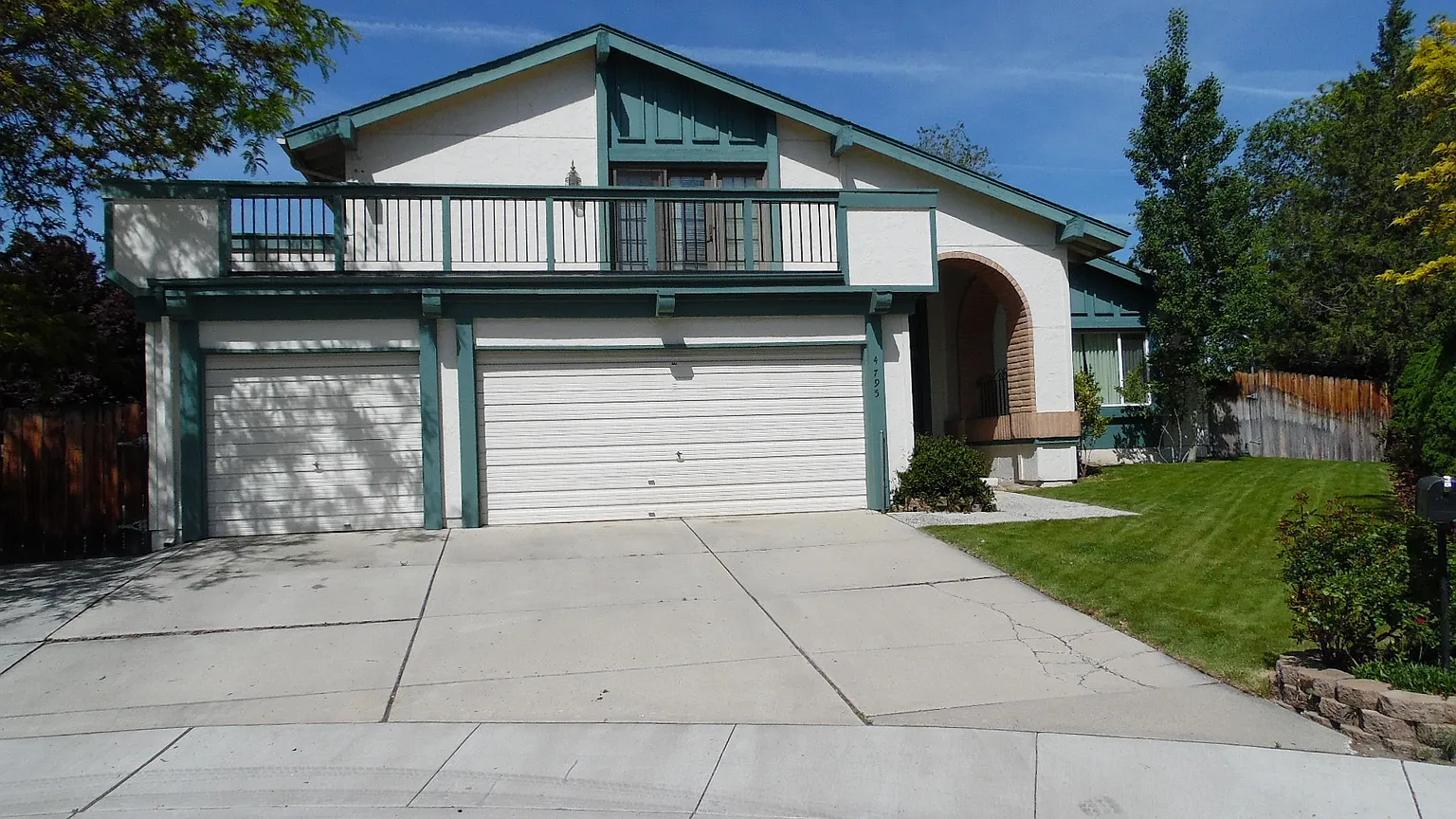 4795 Golden Springs Dr photo 1