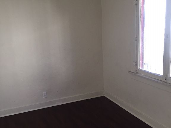 5th image of 967 White Knoll Dr
