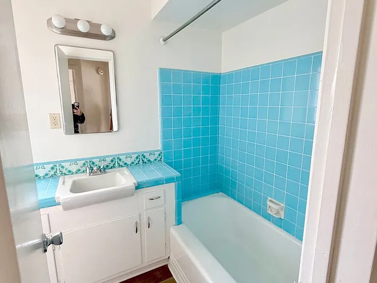 200 E Dryden St — Photo 11