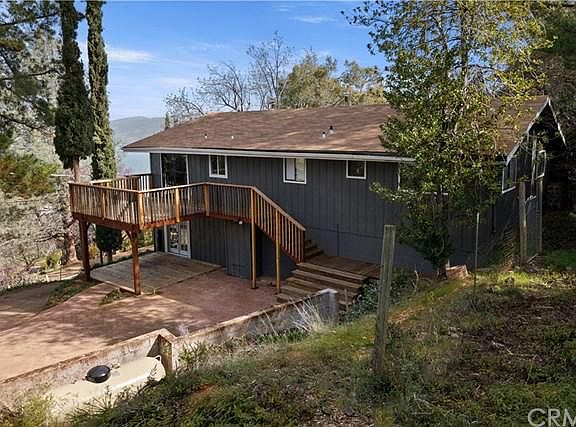 4th image of 3082 Edgewood Dr