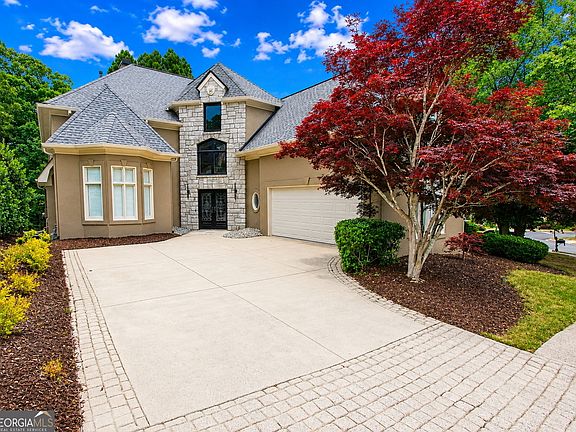 2nd image of 915 Renaissance Way
