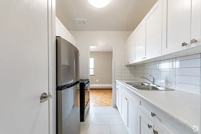 14 Carluke Crescent Toronto — Photo 4