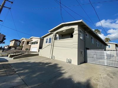 3274 Hyde St, Oakland, CA, 94601